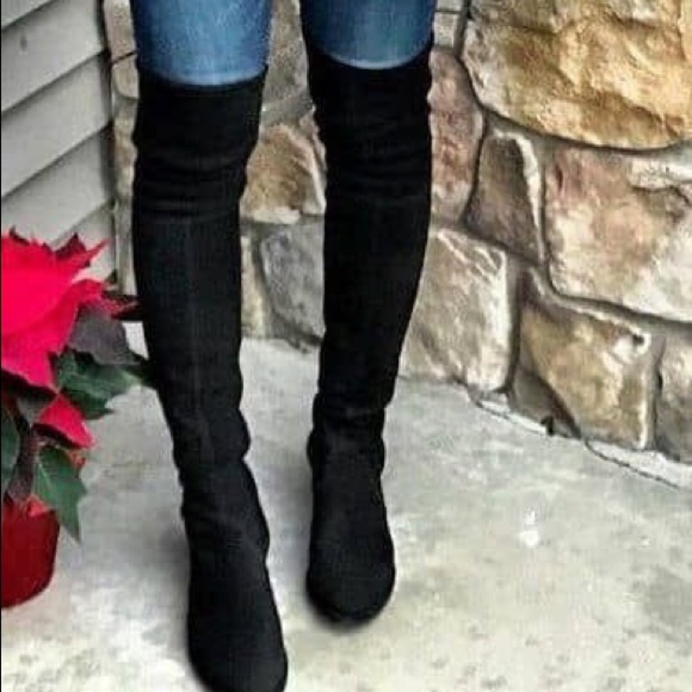 Arturo Chiang Over the knee black suede boots